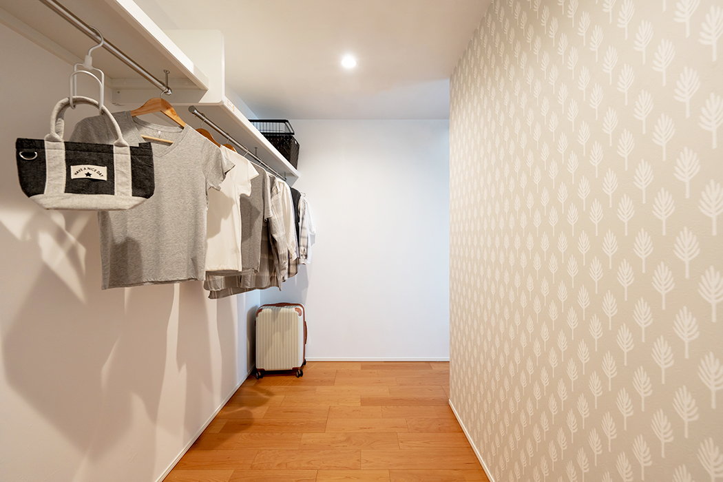 【 ウォークスルークローゼット 】